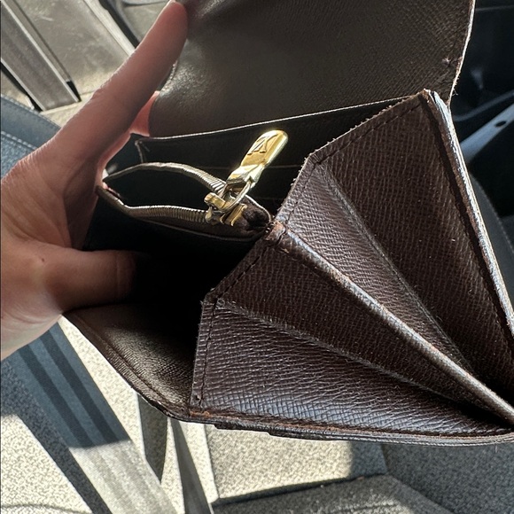 Authentic Louis Vuitton Damier Portefeuille Sarah Wallet - Picture 17 of 17
